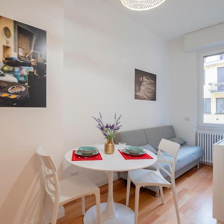 I Host Apartment - Gressoney 3 Мілан Екстер'єр фото